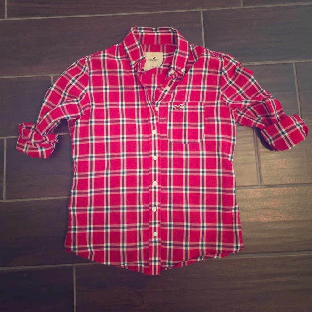 Women Hollister 🦋shirts size XS