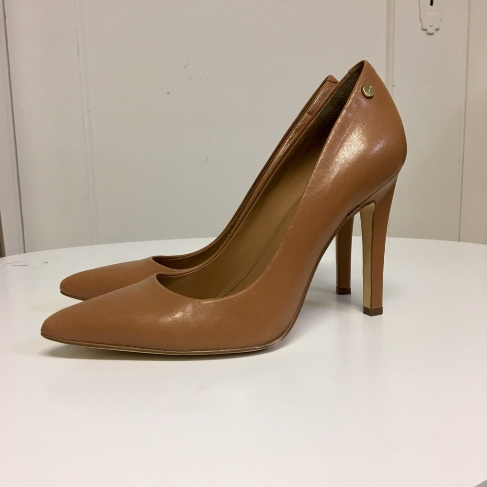 CALVIN KLEIN: Brady leather pointed toe pump
