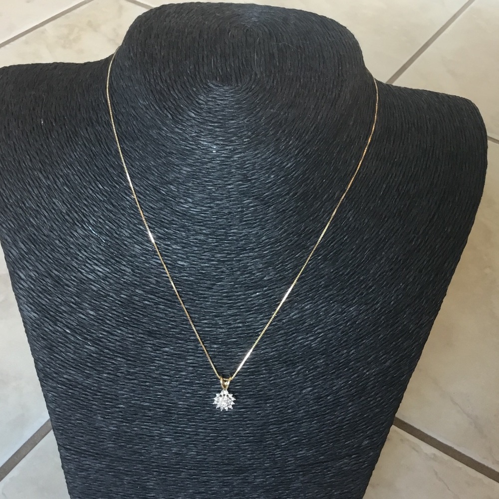 ⚡️⚡️🌺SALE! 10K Gold & Diamond Necklace