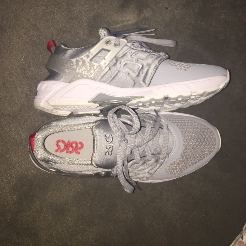 ASICS SNEAKERS