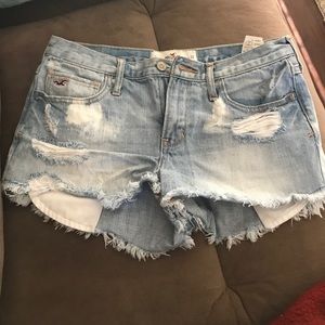 HOLLISTER HIGH WAISTED SHORTS!!!!