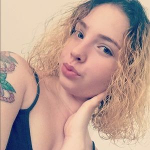 Meet your Posher, Celia