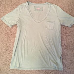 Gap vneck tshirt