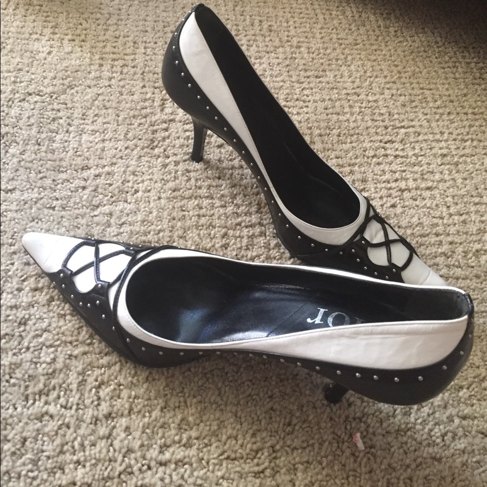 Christian Dior spectator pumps