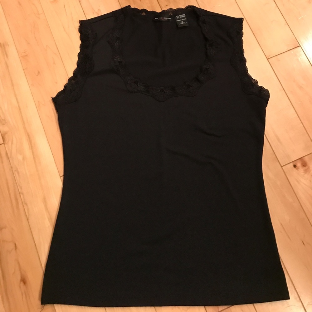 Black Sccop Neck Tank