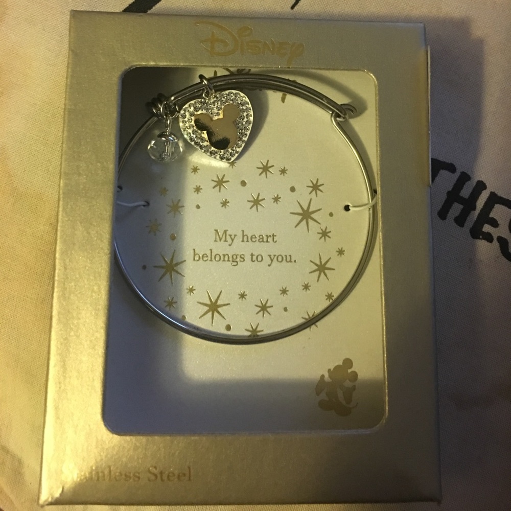 ♥️ NEW ITEM ♥️ DISNEY BRACELET