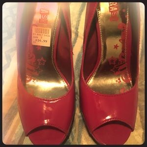 Sassy purple heels!!