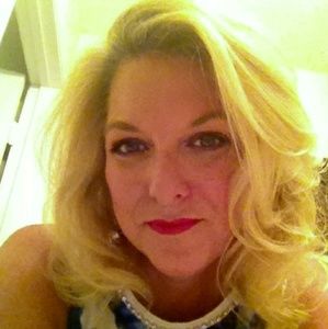 Meet your Posher, Pamela