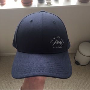 the north face navy blue hat (snapback)