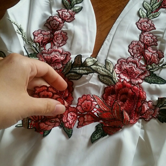 ⭐️SEXY⭐️EMBROIDERED MINI DRESS - Picture 8 of 8