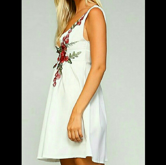 ⭐️SEXY⭐️EMBROIDERED MINI DRESS - Picture 4 of 8