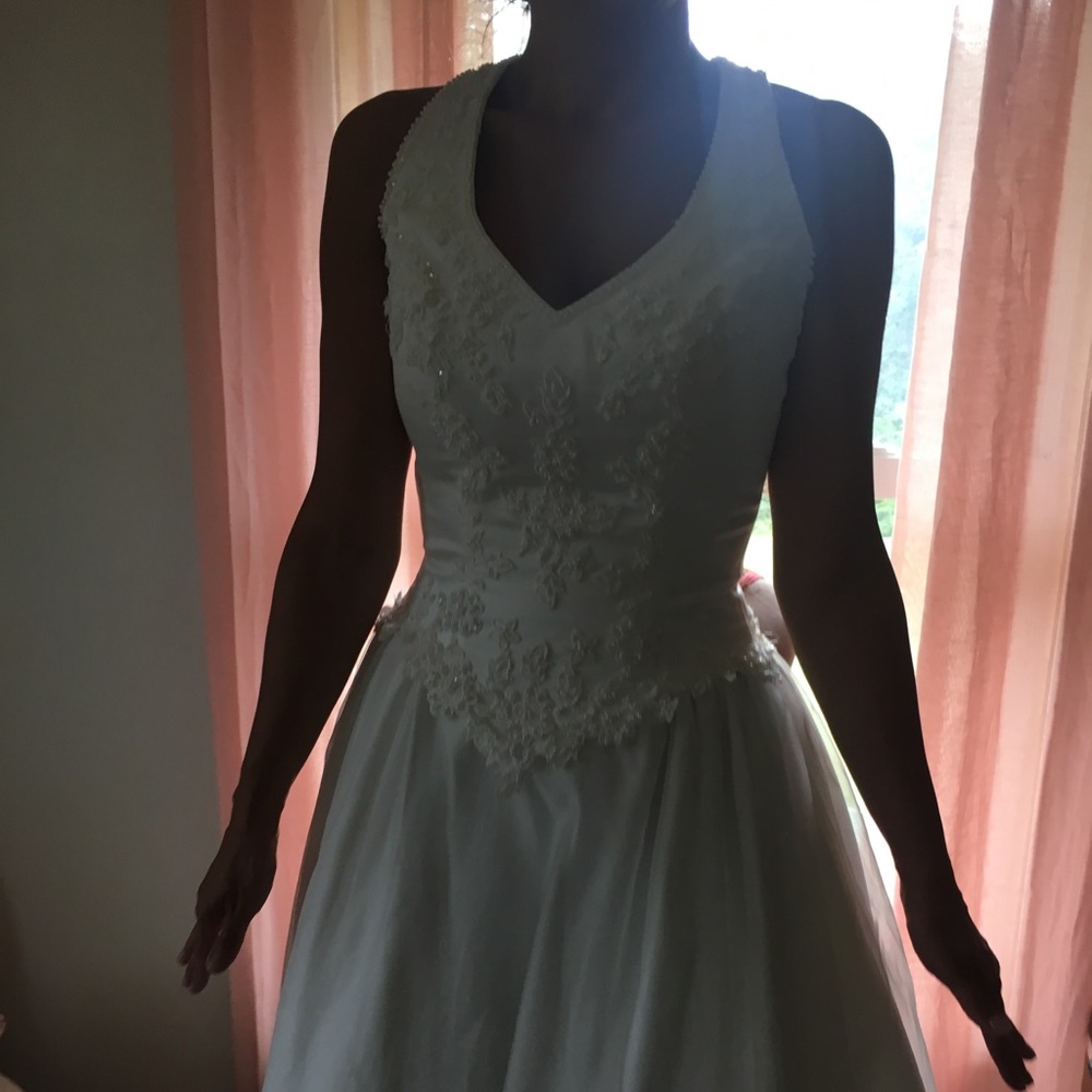 Wedding dress - Picture 7 of 8