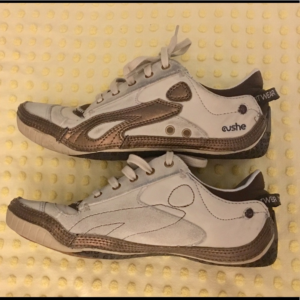 Cushe tan and brown casual shoe.