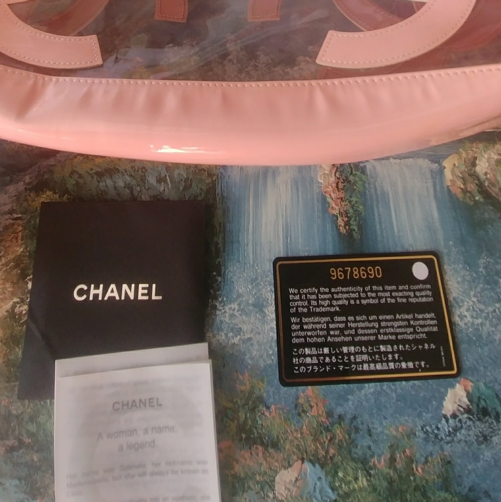 Chanel Tote - Picture 3 of 7