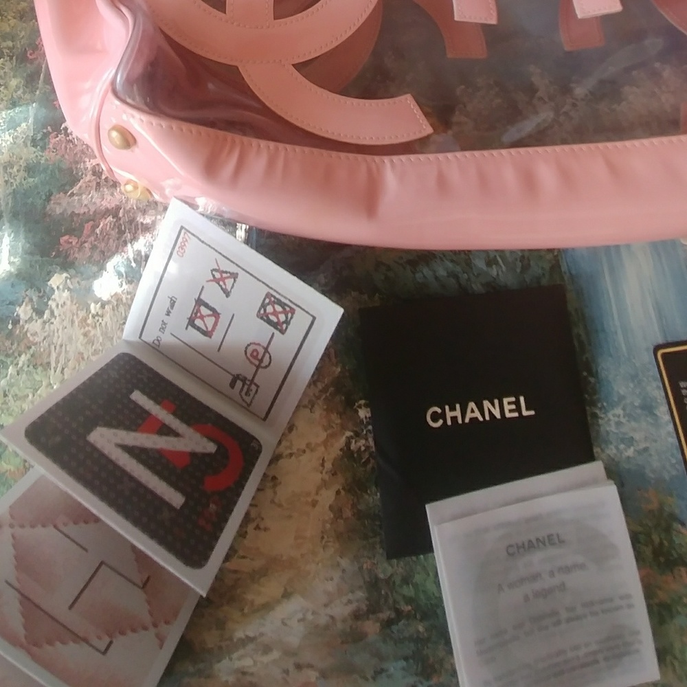 Chanel Tote - Picture 5 of 7