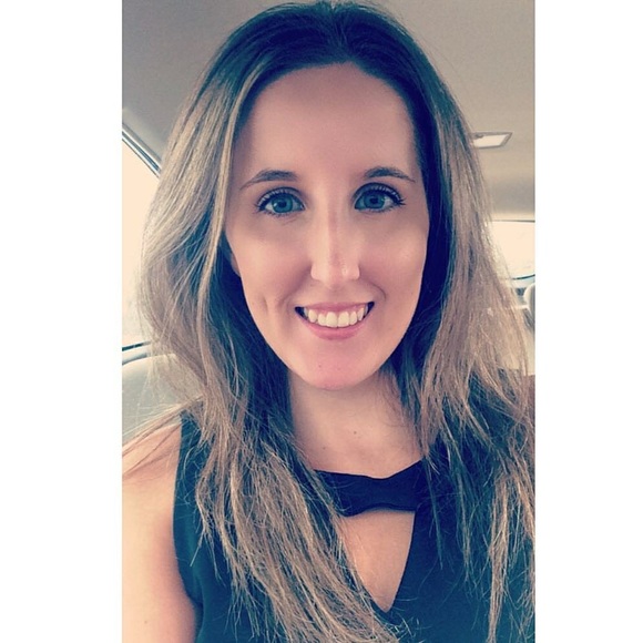 Meet your Posher, Danielle - Picture 1 of 1