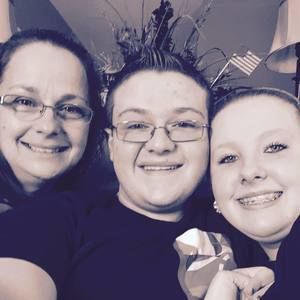 Meet your Posher, Crystal