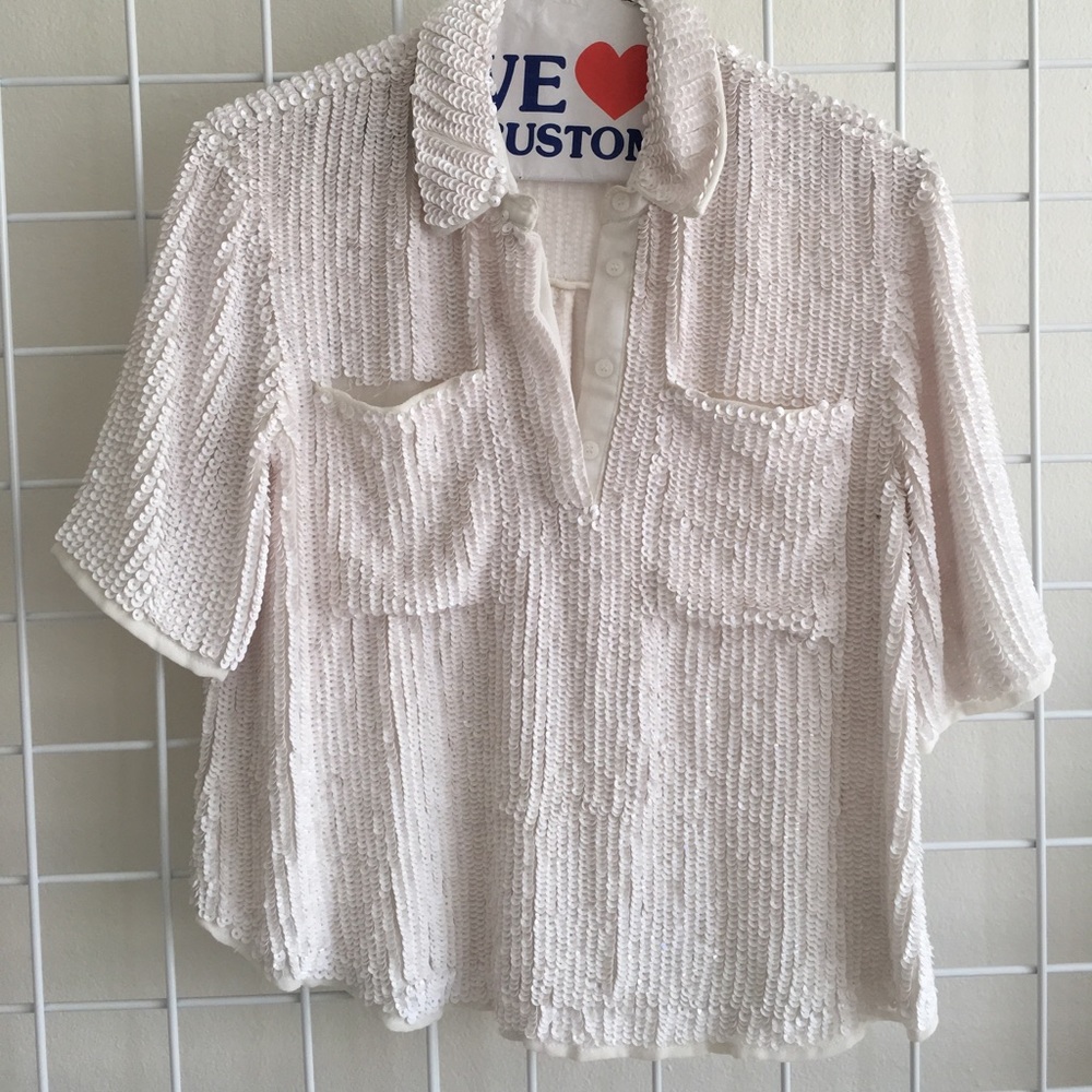 Great condition white sequin top!