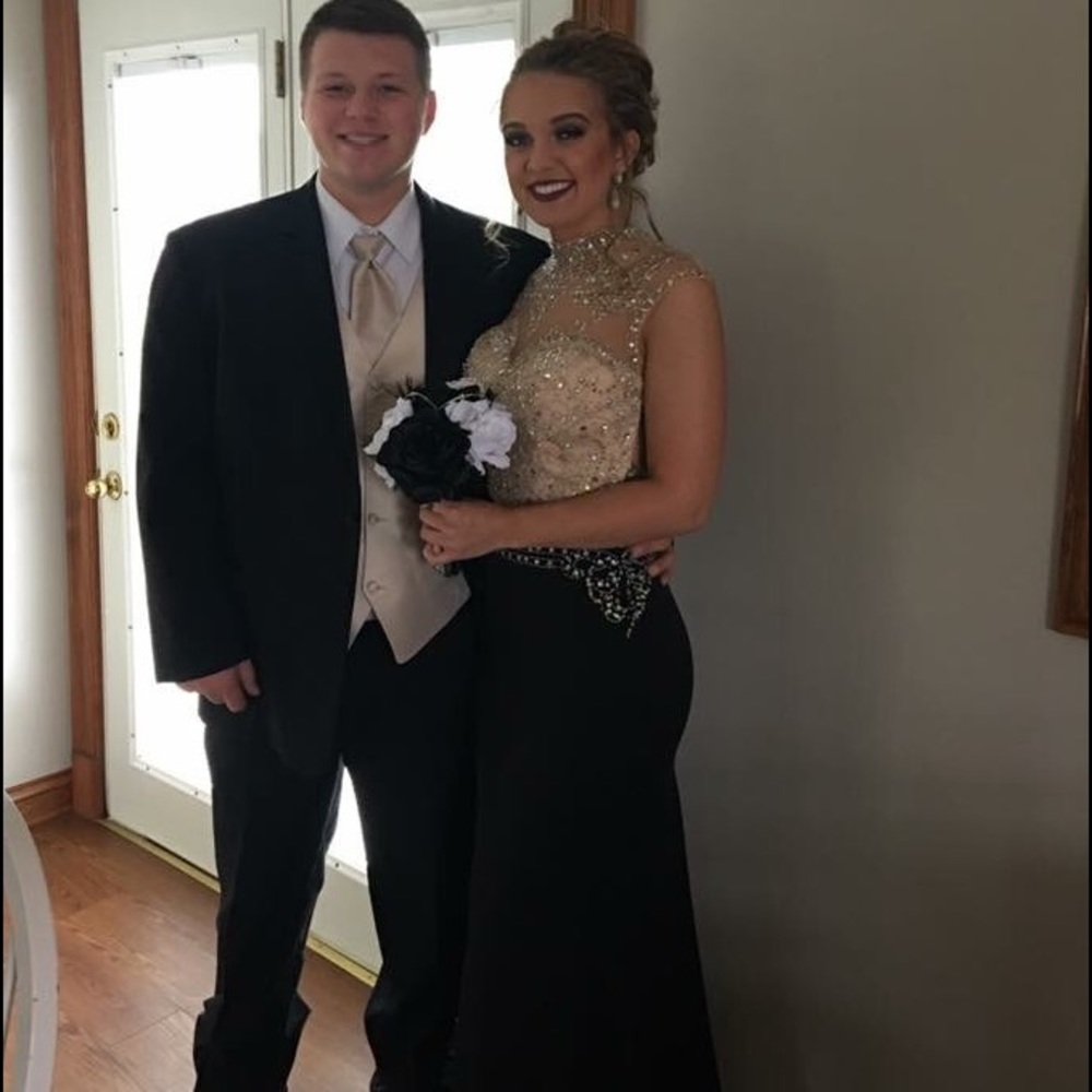 Prom dress - Picture 2 of 2