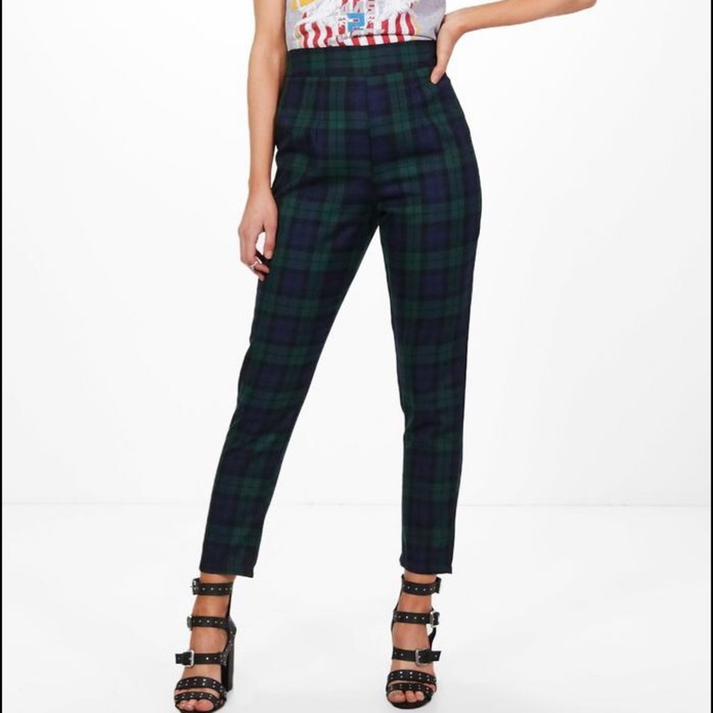 Never worn! Size 6P High Waisted Tapered Trouser