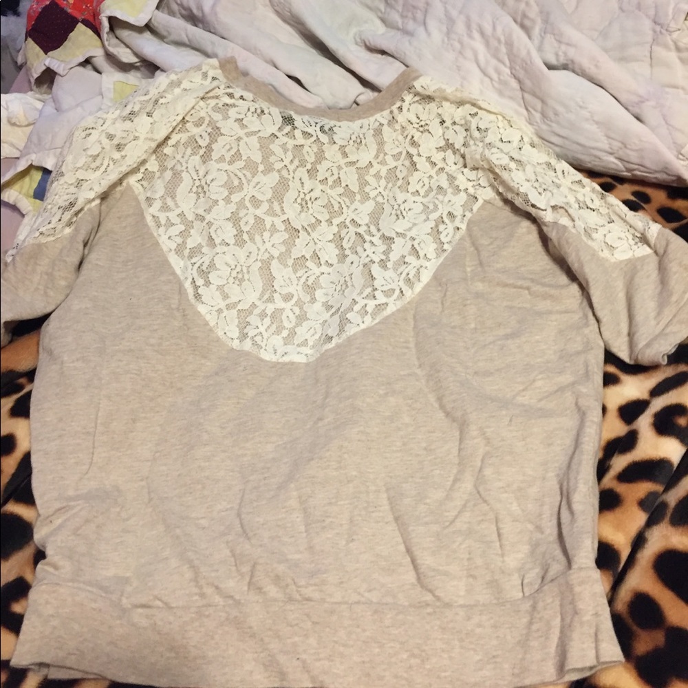 Top with lace - Picture 2 of 2
