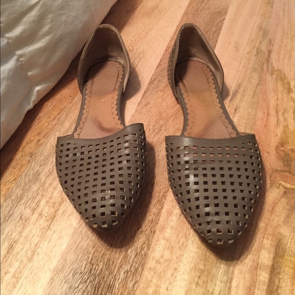 Restricted Shoes - Pointy, toe perforated flats Restricted Shoes - Pointy, toe perforated flats