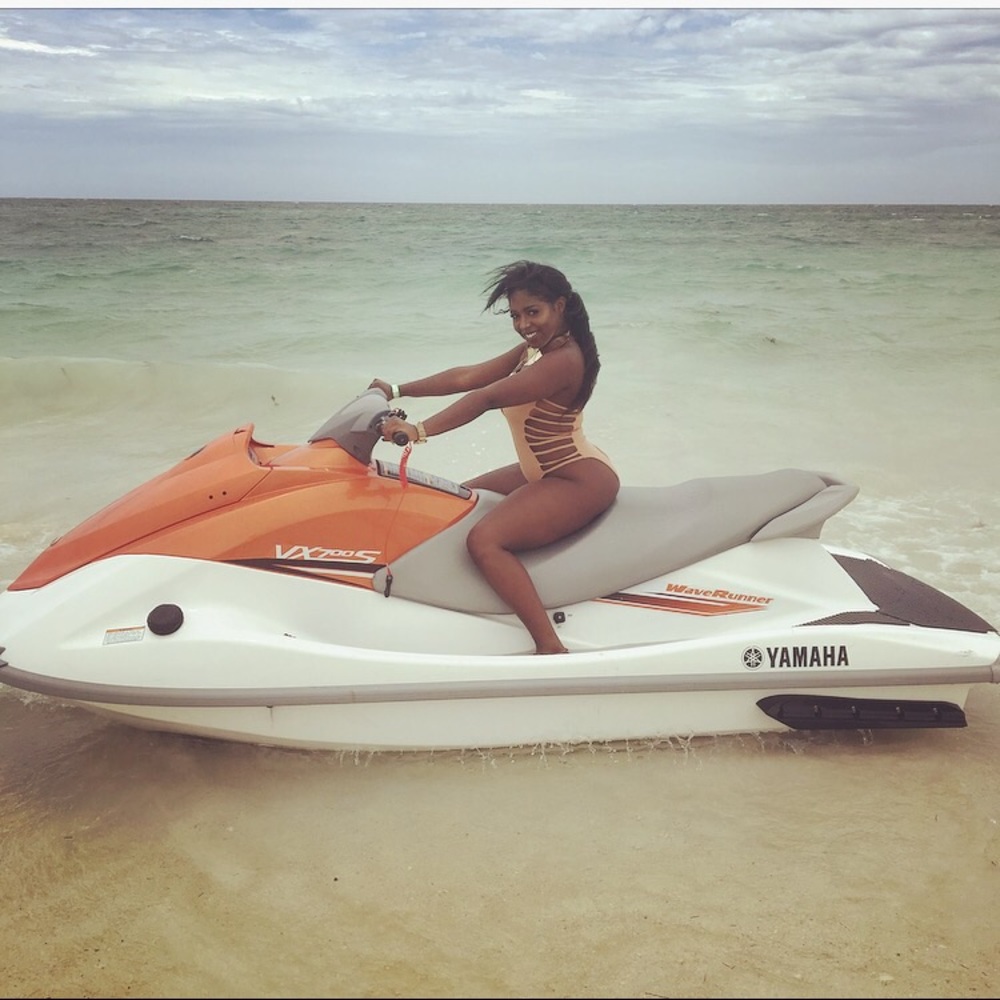 Meet your Posher, Bey