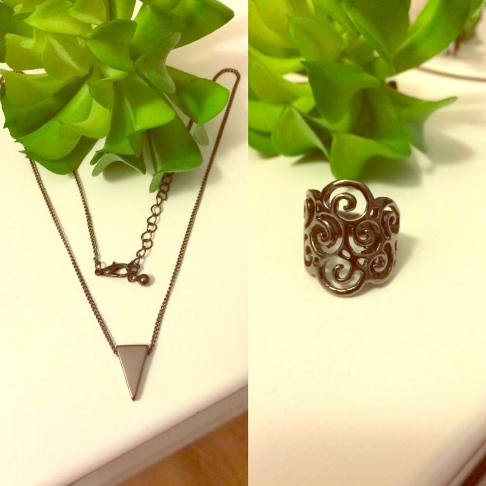 Bundle time⚡️dark gray arrow necklace and ring