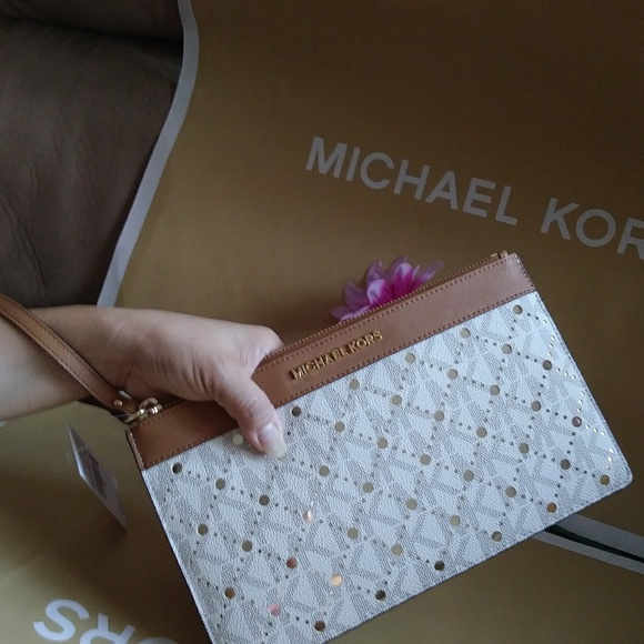 SOLD SOLD SOLD MK tote purse bag w/wristlet wallet - Picture 5 of 5