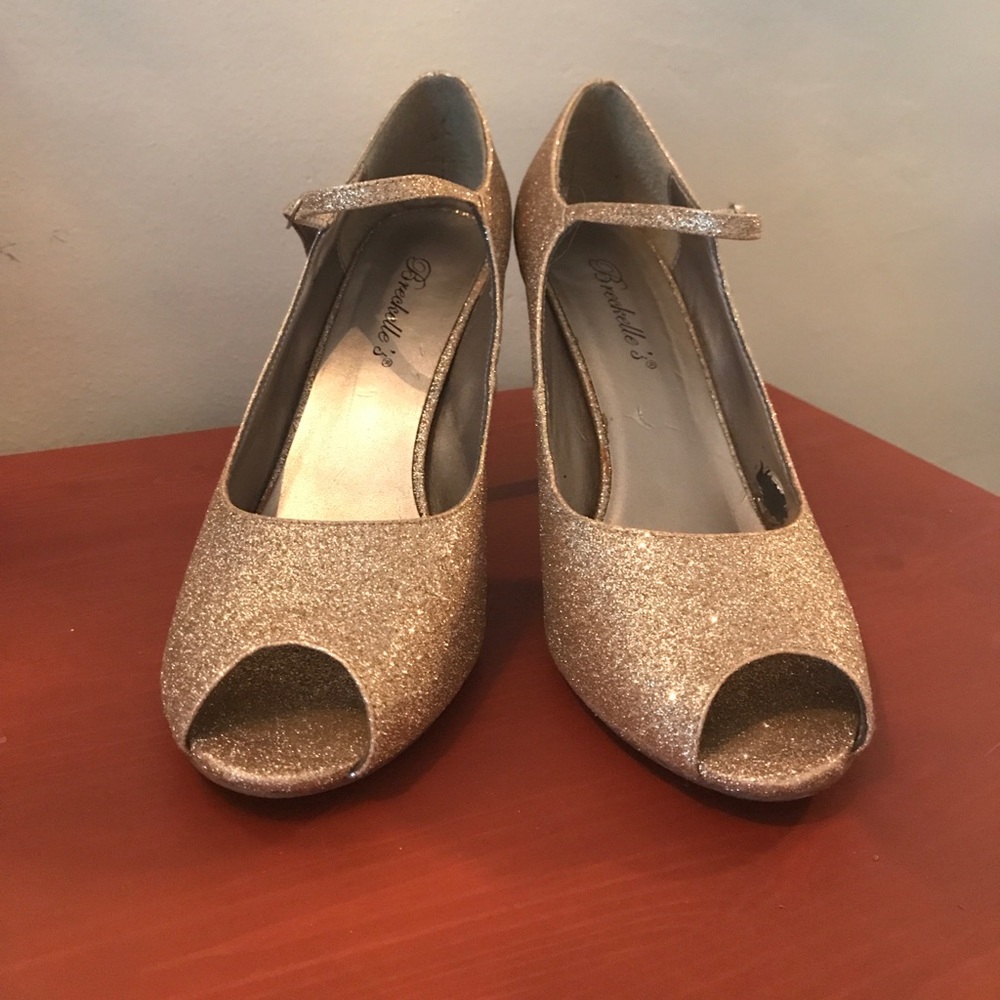 Breckelle's Gold Glitter Maryjane Heels