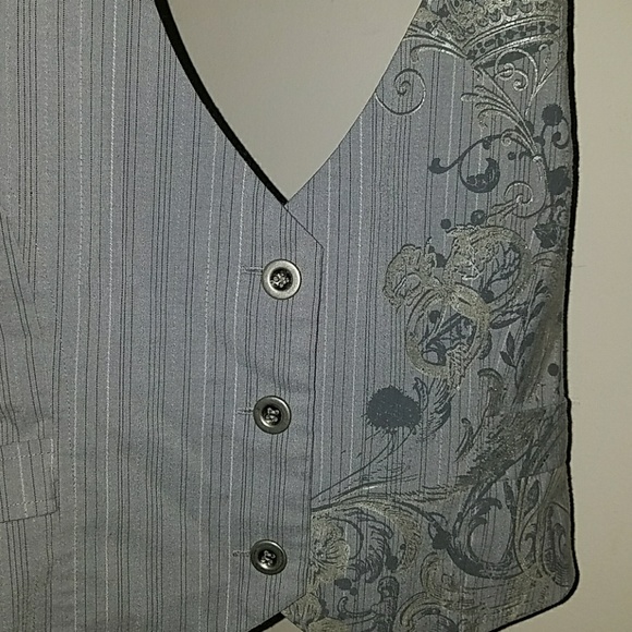 Vest - Picture 2 of 8