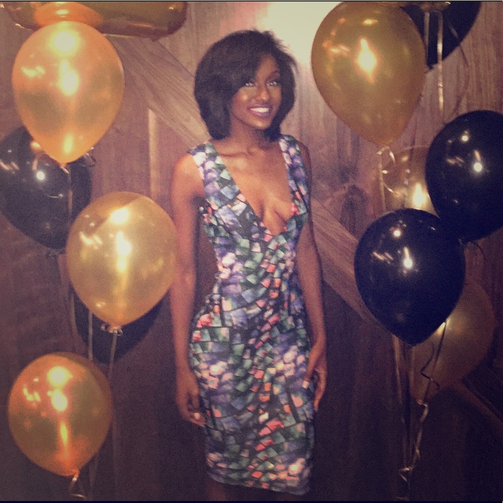 Low Cut Bodycon Midi Dress!
