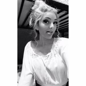 Meet your Posher, Brooke