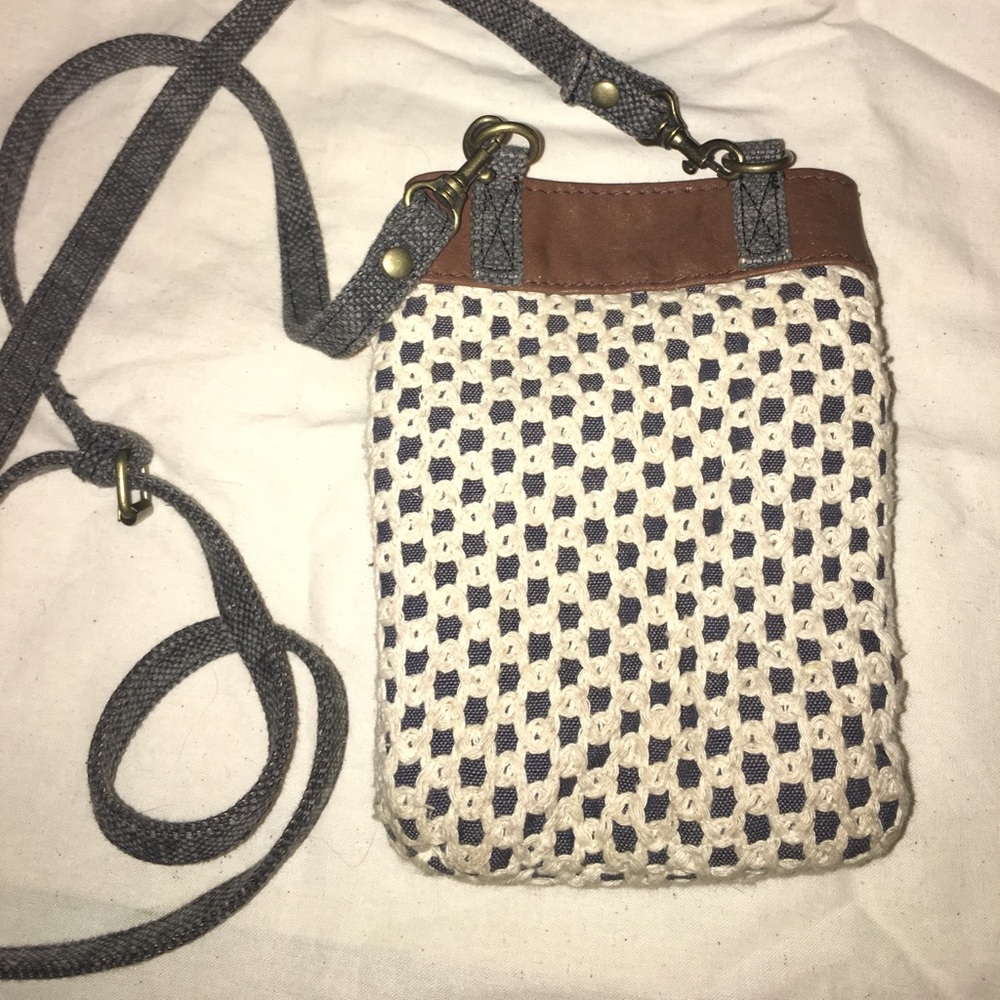 ROXY Crossbody - Picture 3 of 3
