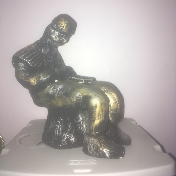 Tribal hand made clay sculpture - Picture 1 of 7
