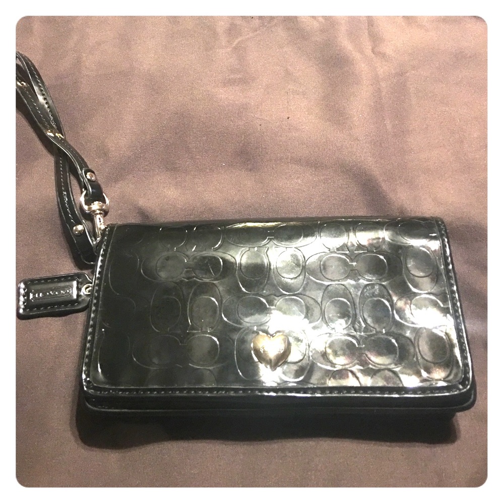 Cell phone wristlet