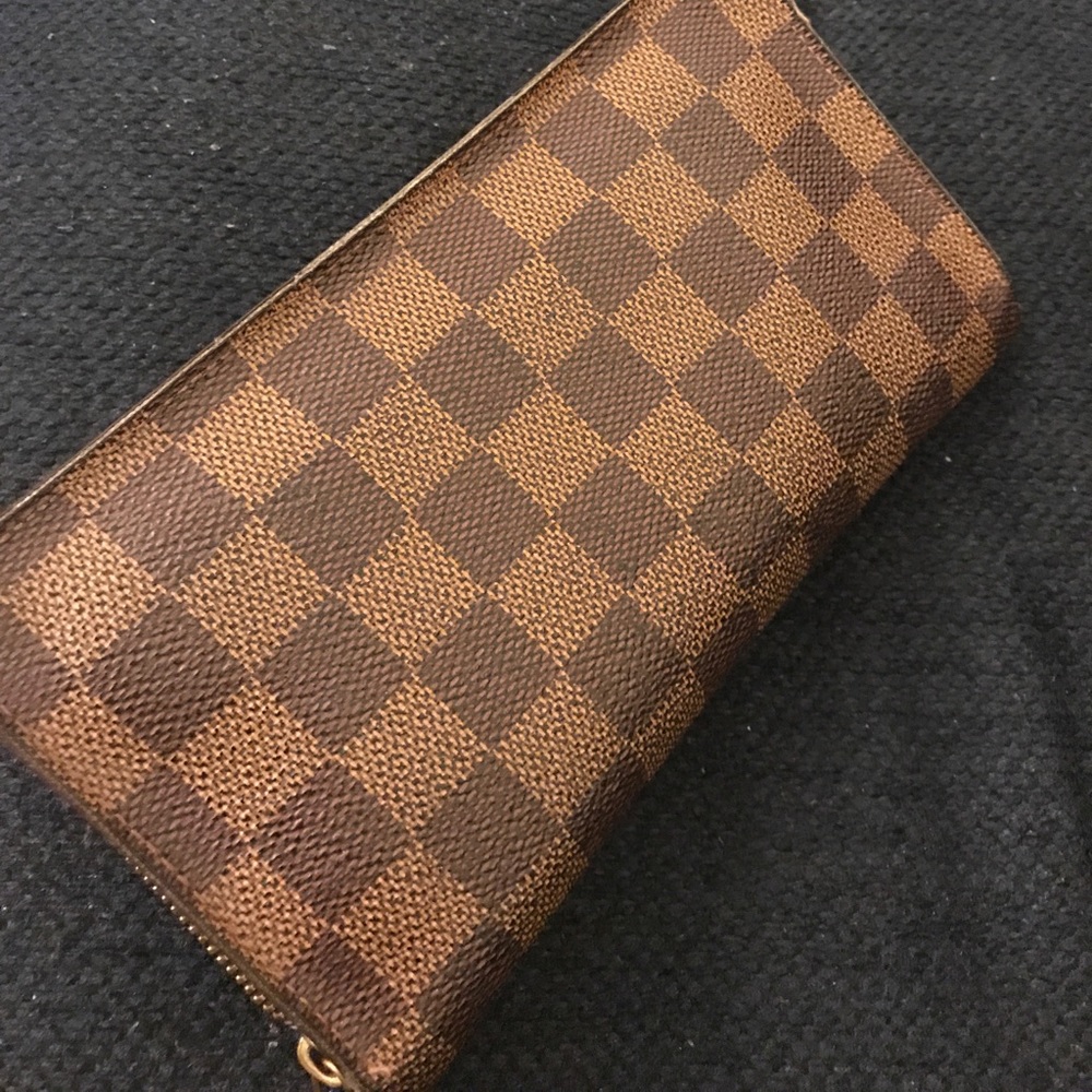 Authetic LV wallet