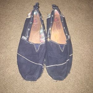 Women’s navy bobs