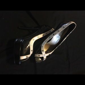 Black & Cream peep toe heels