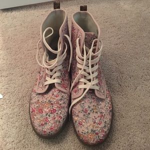 Dr. Martens Floral Hightops
