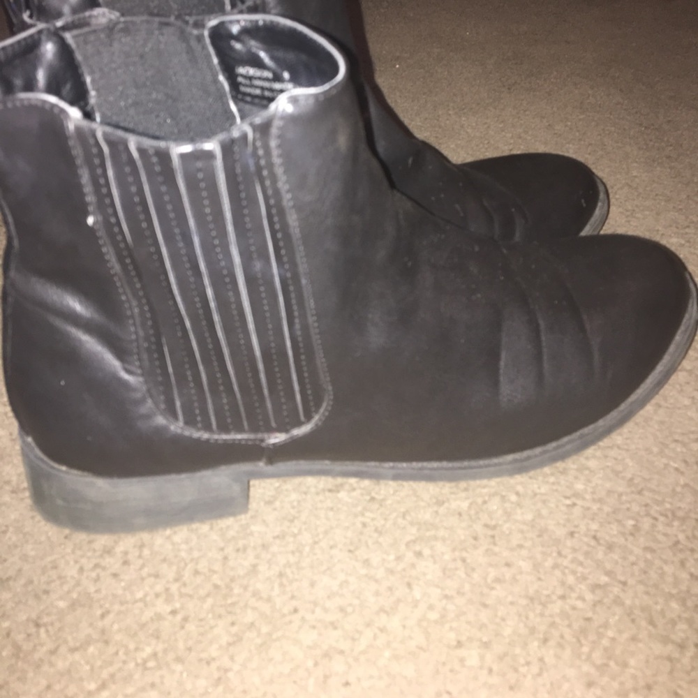 Black women’s ankle booties