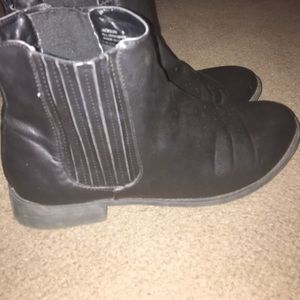 Black women’s ankle booties