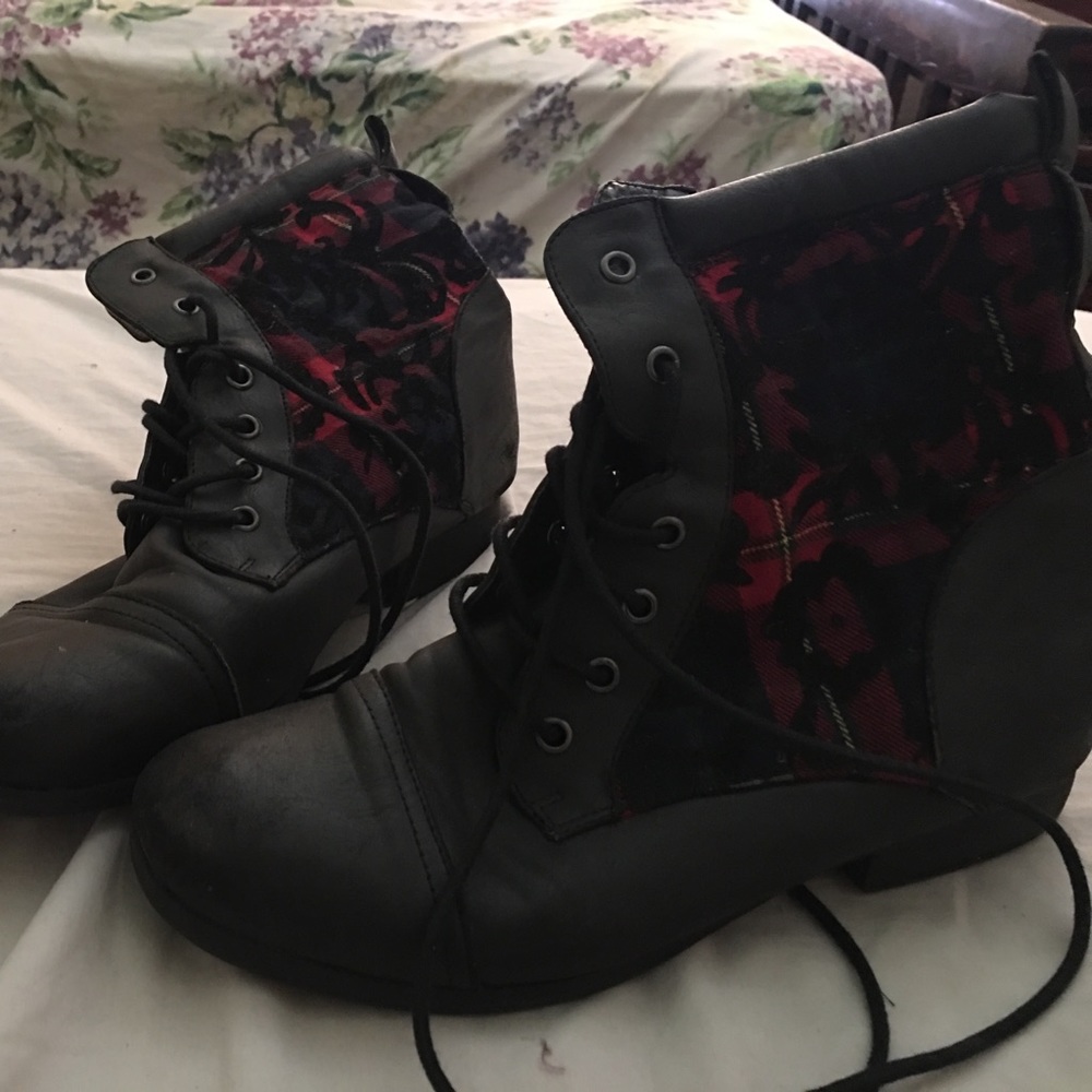 Plaid combat boots