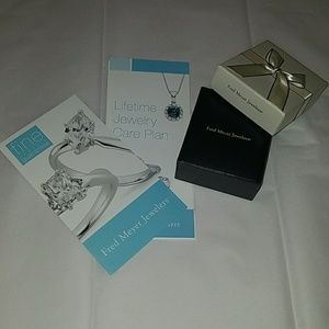 10k white gold heart necklace