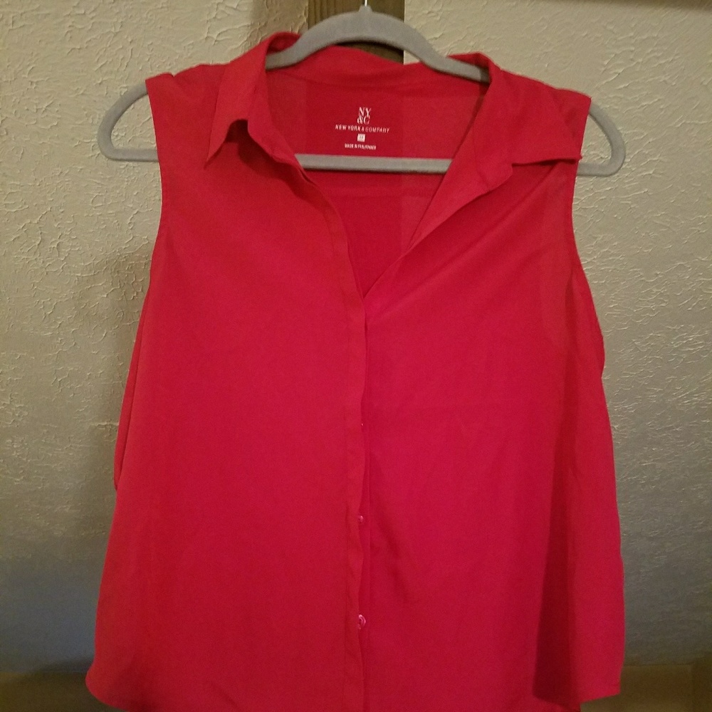 Gorgeous Sleeveless Red Dress Shirt