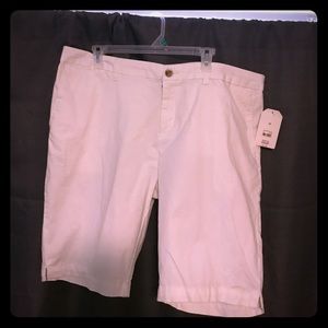 BNWT White Chino Bermuda Shorts. Length is 21in.