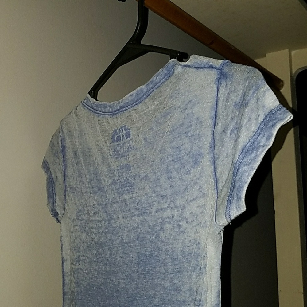 A t-shirt - Picture 4 of 8
