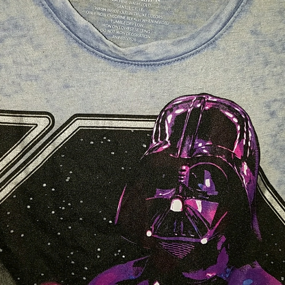 A t-shirt - Picture 6 of 8
