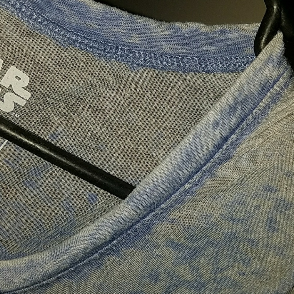 A t-shirt - Picture 7 of 8