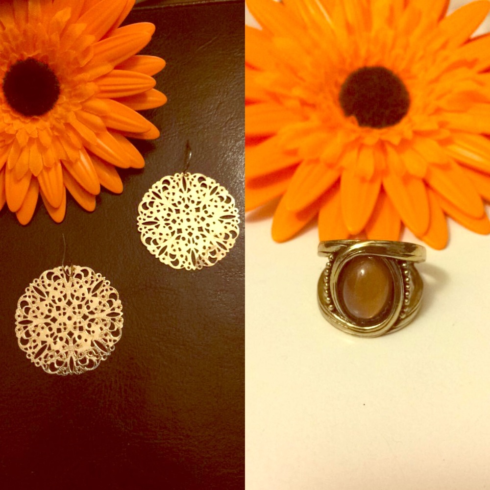 🌻Bundle time🌻 Gold earrings with unique ring